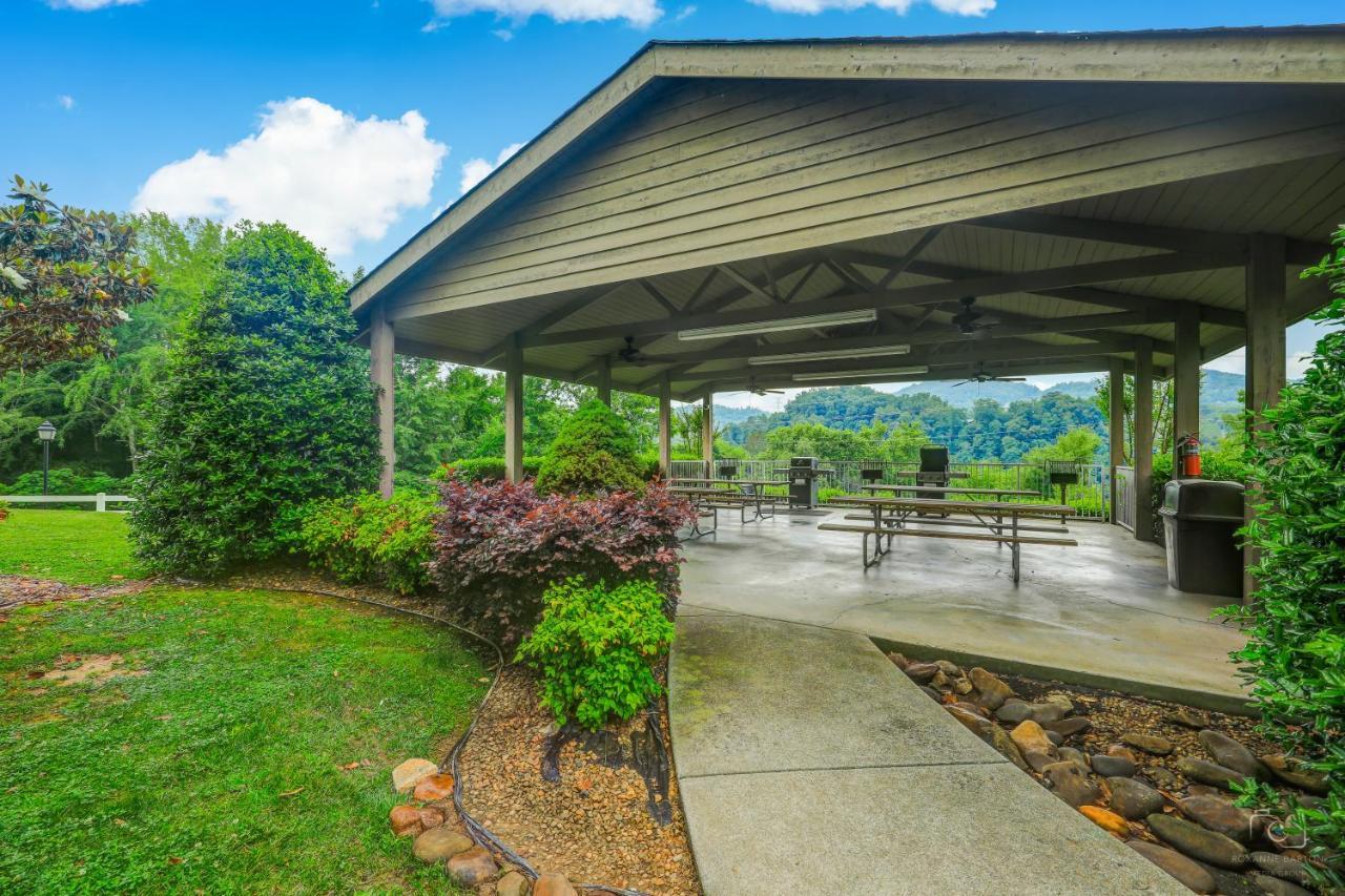 비둘기 포지 A Peaceful Retreat Whispering Pines 622 아파트 외부 사진